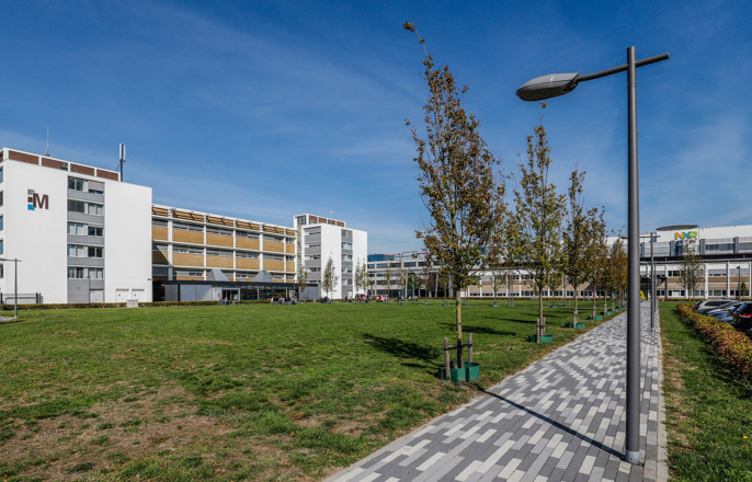 Noviotech Campus Gebouw M Vanaf Parkeerterrein